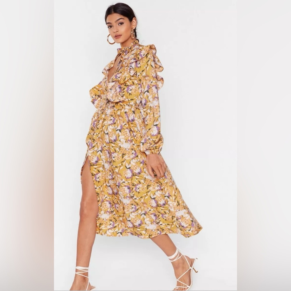 ⭐️Nasty Gal Floral Ruffle Neck Tie Midi Dress Size 8 - Boho Button Down⭐️